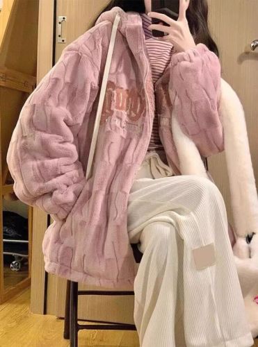 American retro lamb wool coat for women in autumn and winter, loose fluffy rabbit fur design, casual and versatile cotton coat