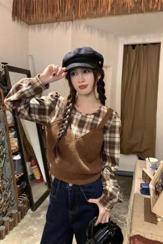 Real shot French round neck long-sleeved plaid shirt fake two-piece spliced ​​knitted suspender slimming top