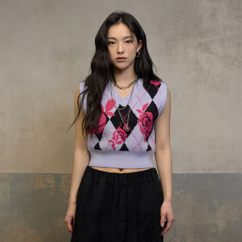 Autumn and winter new rose diamond pattern knitted vest