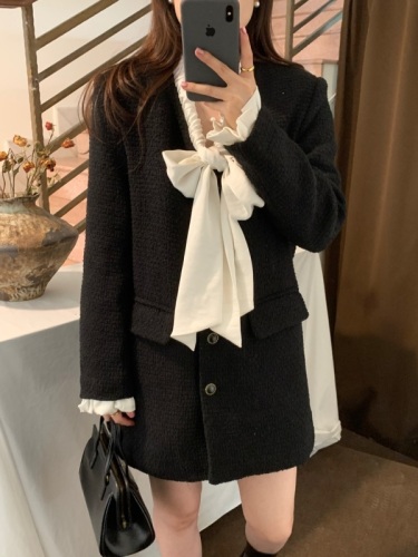 Real shot French retro high-end sense small fragrant pleated v-neck tie bow petite suit skirt jacket