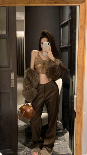 Real shot of retro furry imitation fur coat, lace sexy vest, versatile brown leather pants