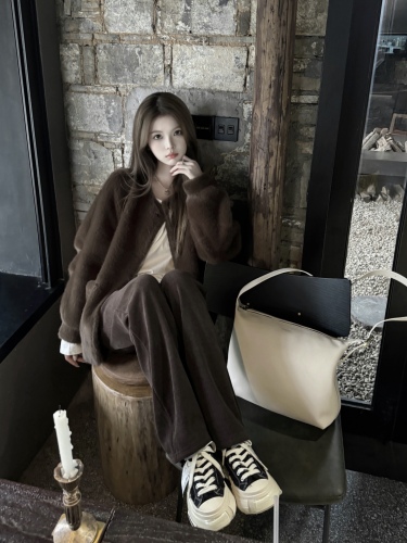 Actual shot~Winter Korean style mink thickened age-reducing fur top + wide-leg straight casual pants for women