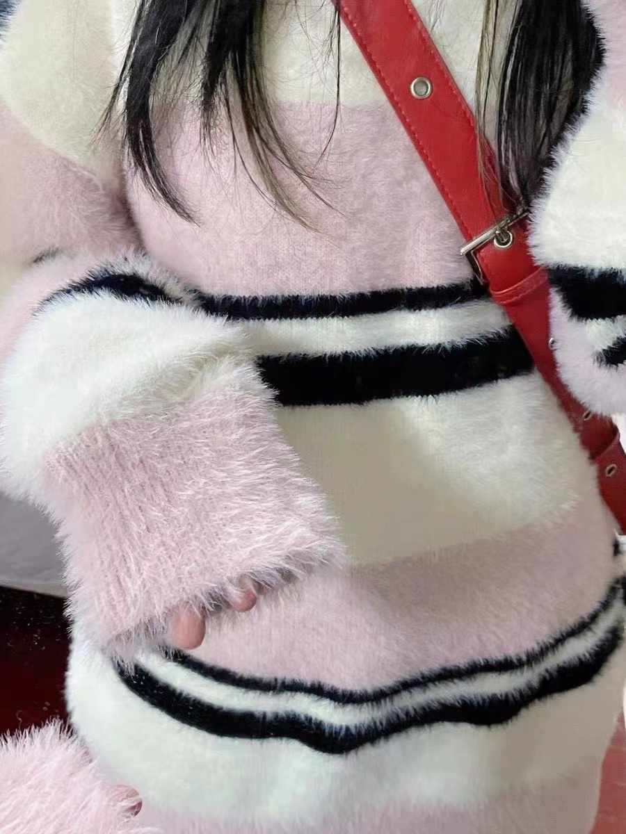 奶粉色！慵懶風水貂絨套頭毛衣女秋冬寬鬆加厚中長款圓領條紋針織