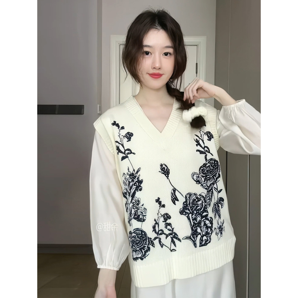 質量秋季設計感刺繡針織馬甲白色設計感寬鬆文藝小眾毛衣女