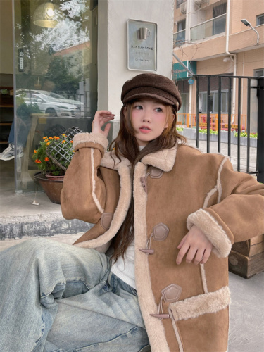实拍 韩版冬季牛角扣气质鹿绒皮毛一体羊羔毛外套中长款加厚