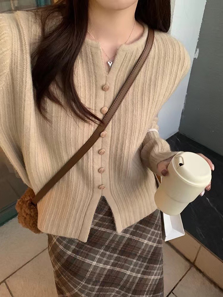 韓系簡約長袖v領針織衫女秋裝2023年新款女裝奶系穿搭高級感上衣