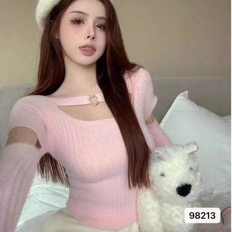 秋冬新款設計感時尚軟糯奶甜辣性感破洞設計長袖上衣女