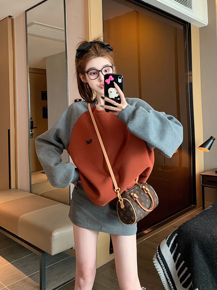 美拉德穿搭撞色圓領衛衣女2023新款秋冬加絨加厚小眾復古上衣