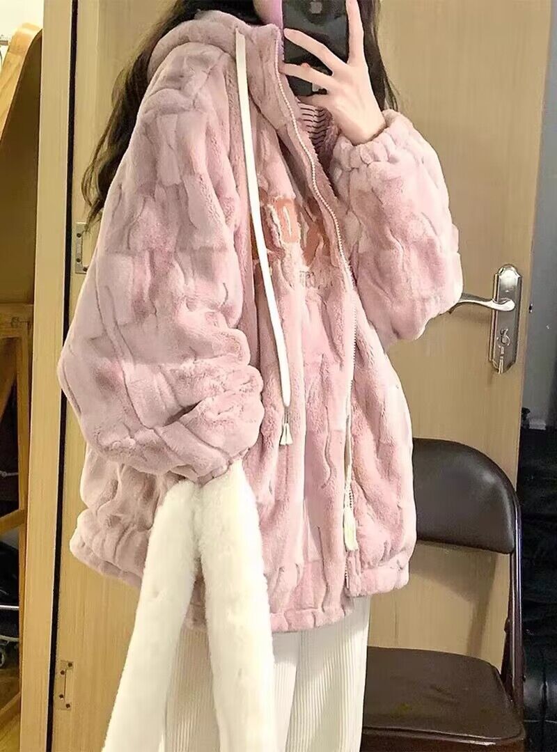 American retro lamb wool coat for women in autumn and winter, loose fluffy rabbit fur design, casual and versatile cotton coat