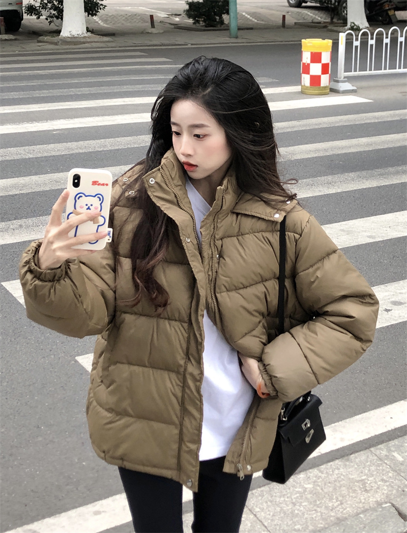 Real shot of women's short cotton-padded jacket 2023 new cotton-padded jacket Korean version loose winter thick bread jacket