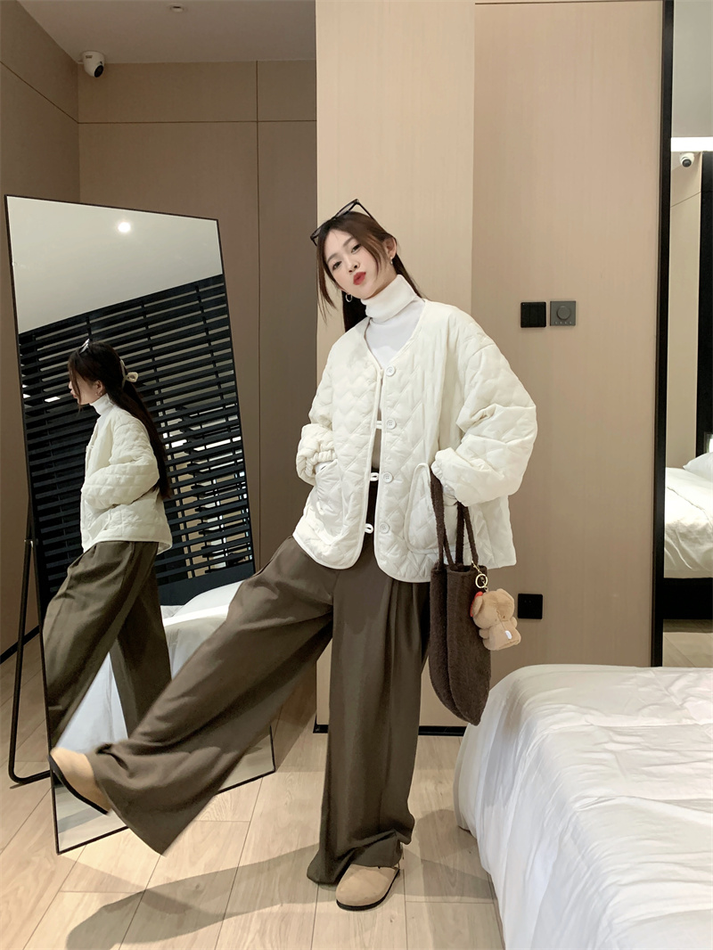 Actual shot of rhombus round neck cotton coat for women, new loose quilted high-end cotton coat