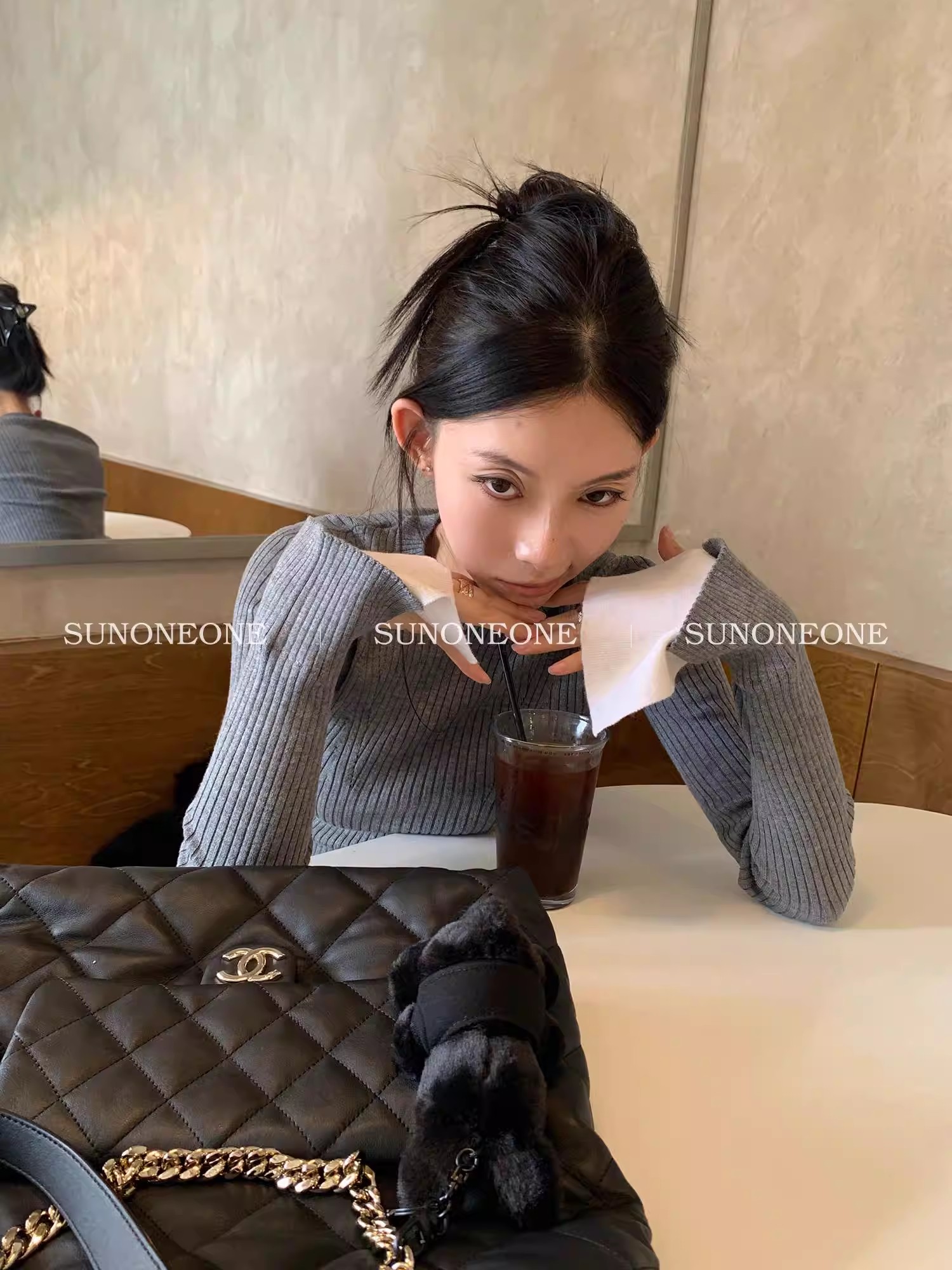 SUNONEONE 百搭袖口拼接針織衫女秋冬圓領修身小眾設計感打底上衣