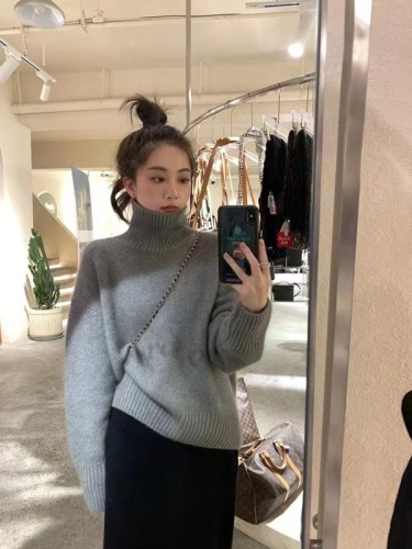 High-end gray gentle thickened raccoon velvet turtleneck sweater for women  new winter inner sweater