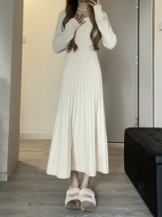 Knitted bottoming dress for women in autumn and winter, fat mm, gentle wind, waist slimming, covering the flesh, long sweater skirt