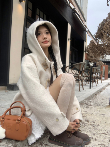 Actual shot of new autumn and winter hooded single-breasted pocket long-sleeved thickened woolen short coat cardigan top for women