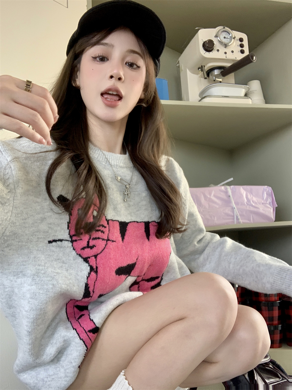Actual shot ~ Korean style funny cat round neck pullover, lazy style, loose slimming long-sleeved knitted sweater