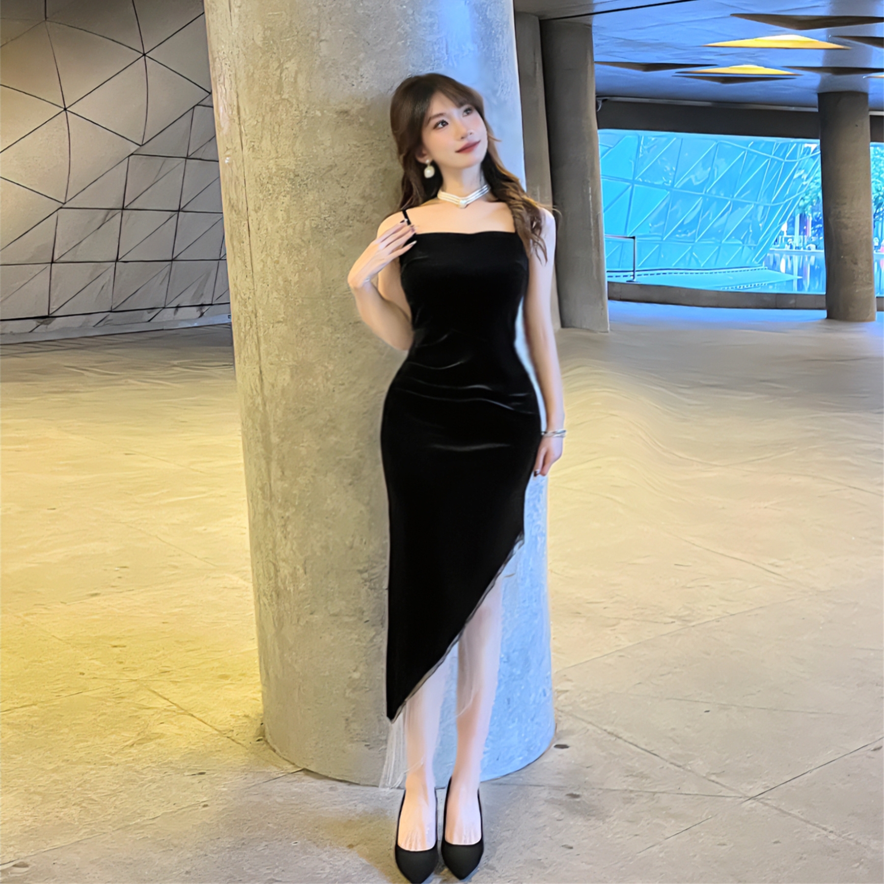 Real shot of noble lady's flowing bead design dress, square neck dress, slimming and slit long skirt
