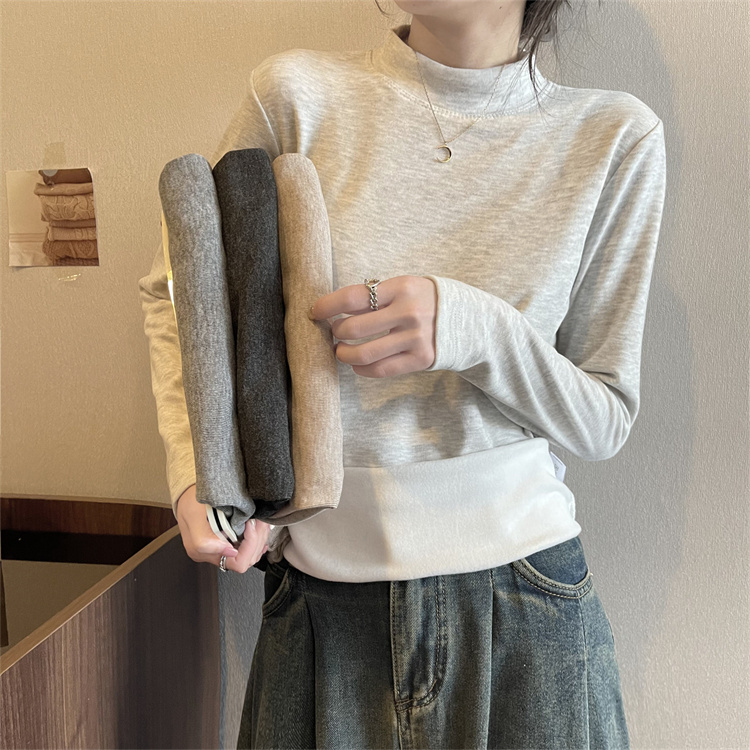 Real shot of half-high collar inner bottoming shirt for women in autumn and winter, chic and beautiful slim-fitting sweater