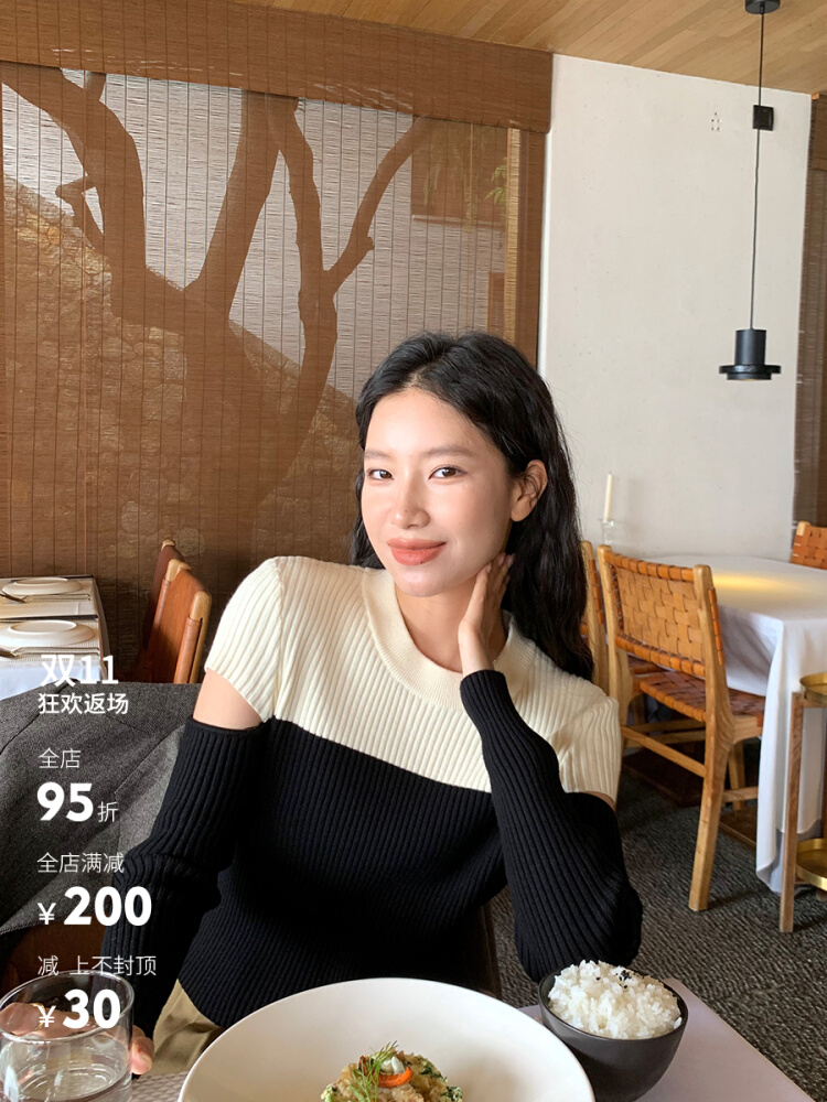 Ren Xiaoyi's 2023 autumn and winter new style stitched hollow sweater with contrasting color, soft and waxy base, high-end and super nice sweater