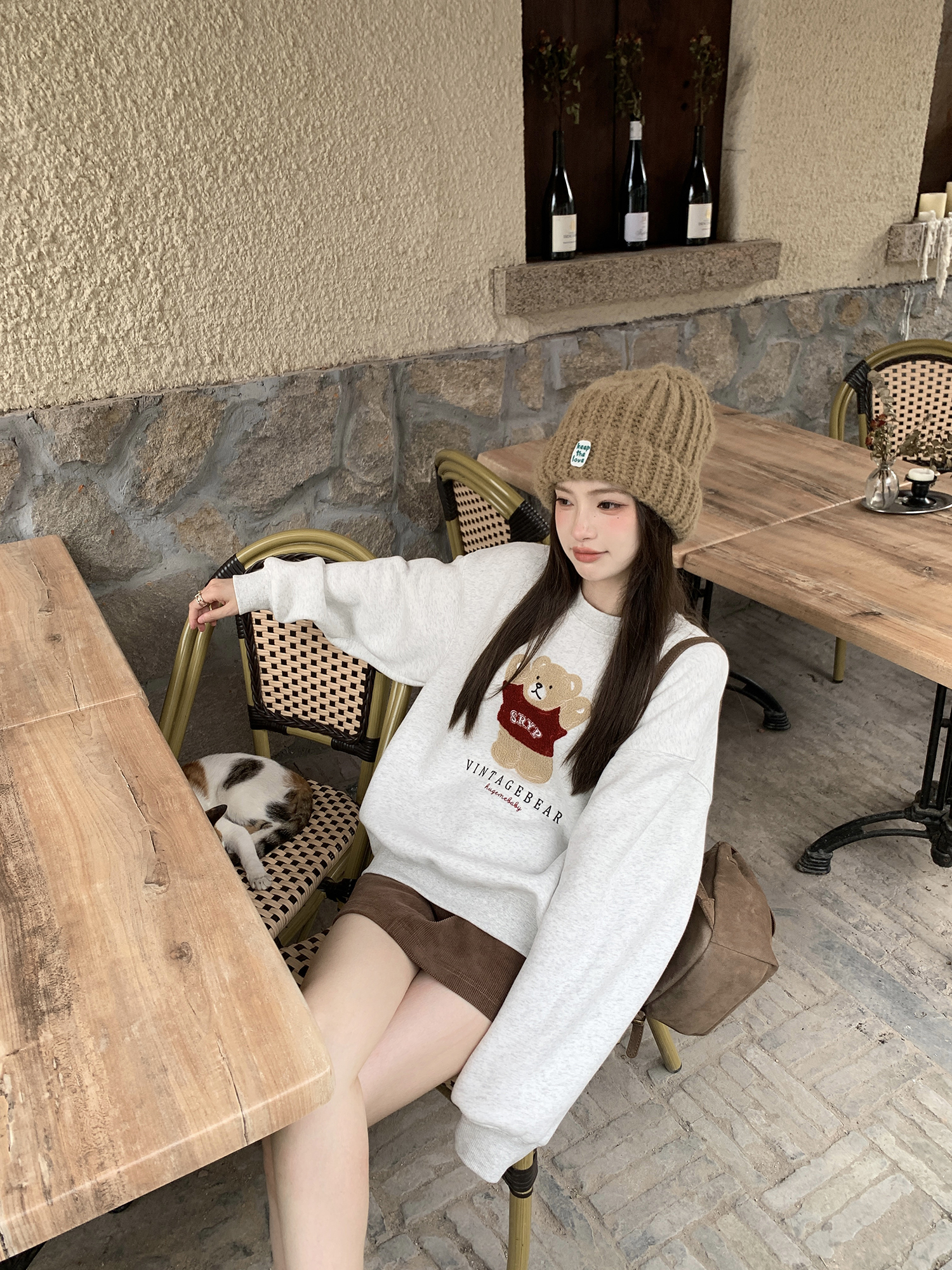 Zhenzhenjia bear series is sweet and cute, loose and casual, round-necked bear sweatshirt, lazy and versatile autumn and winter top