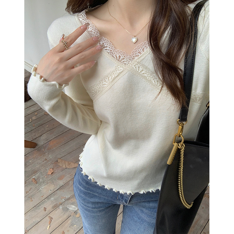 Real shot of lace V-neck knitted bottoming shirt for women in autumn and winter, high-end sexy inner wear, slim fit top
