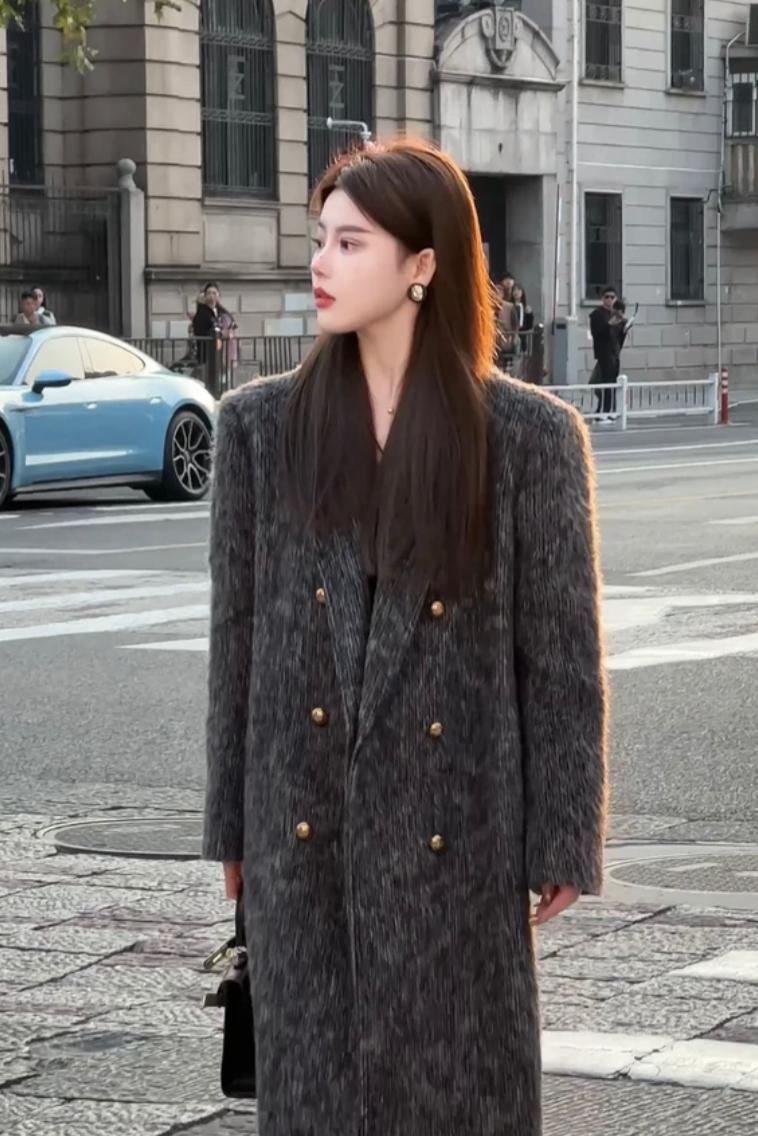 Luis Lumancheng old news winter new fashion temperament high-end gray long plush coat