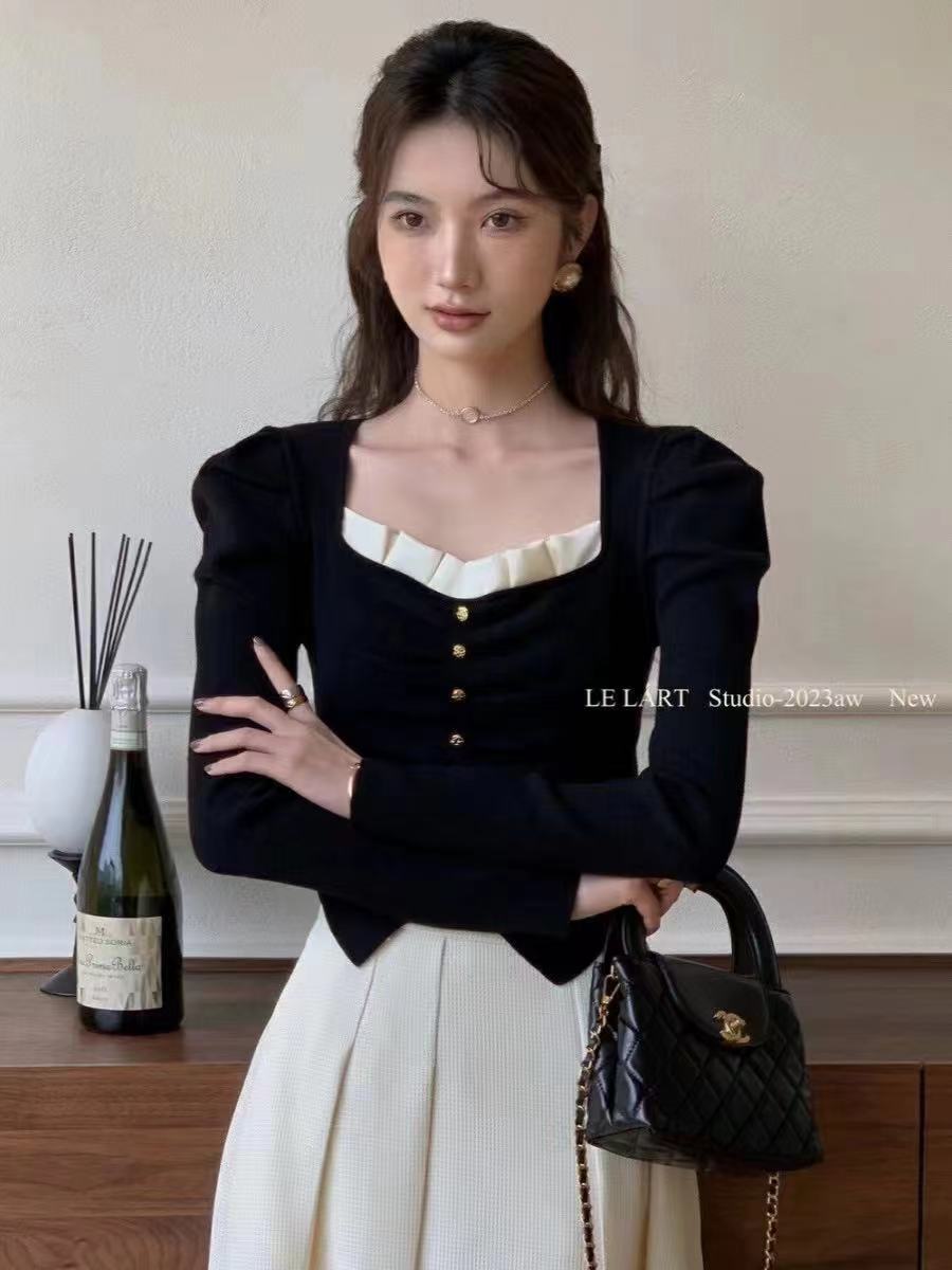 French Hepburn style black and white color block square neck sweater for women winter slimming and temperament short sweater small fragrance style