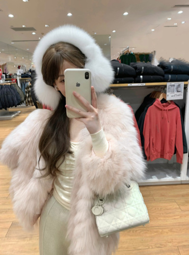 Real shot of V-neck pullover knitted inner + temperamental pink gentle hanging fox fur coat