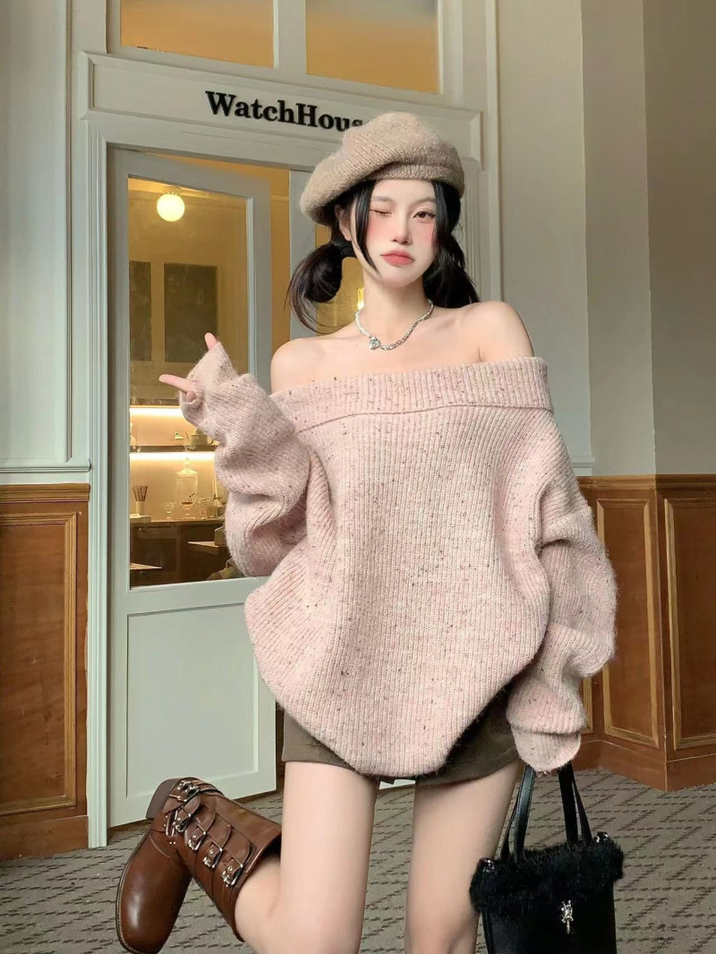 Real shot of lazy little hottie sexy off-shoulder one-shoulder autumn and winter mid-length warm sweater