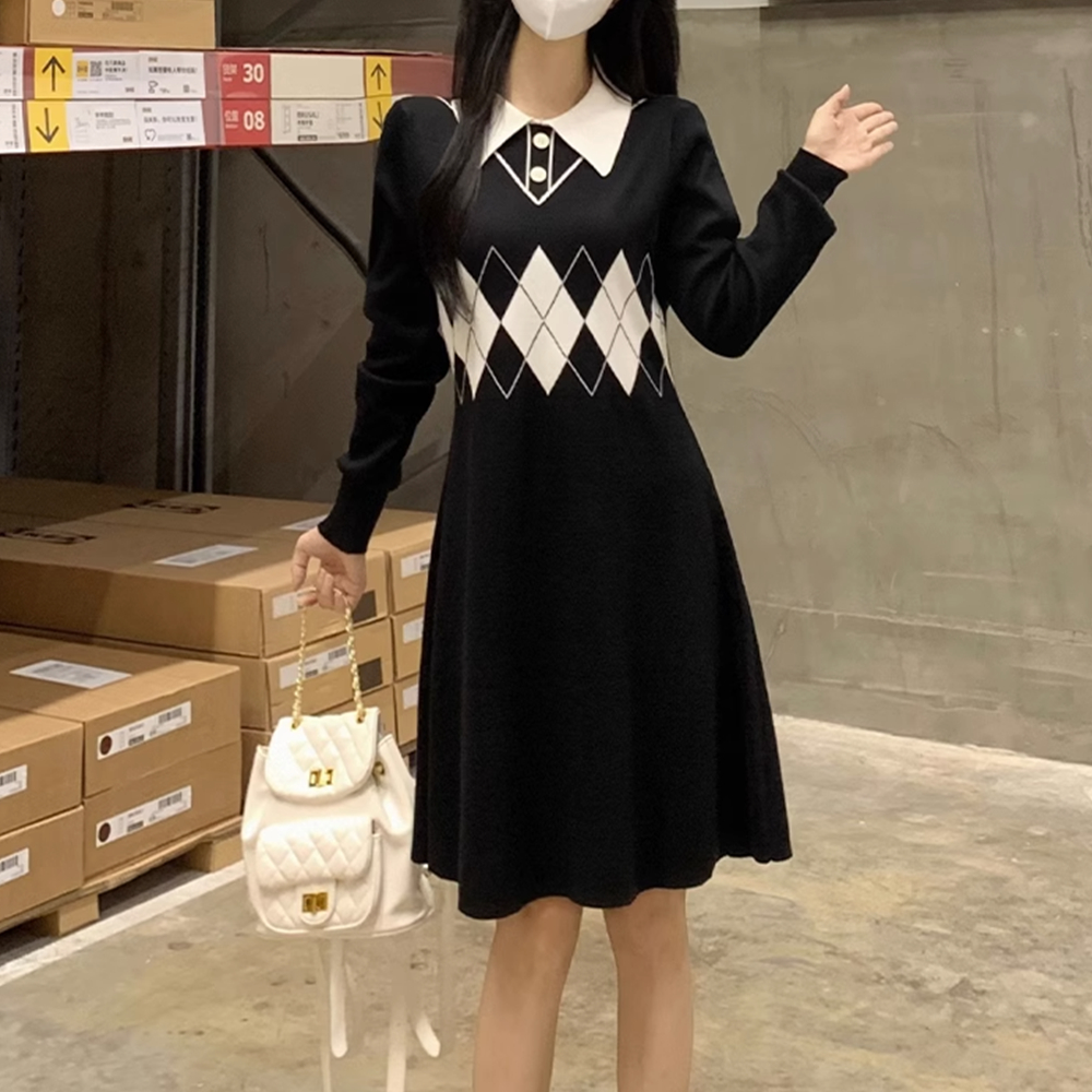 New autumn and winter large size rhombus stitching A version knitted dress sweet age-reducing contrast color fake two-piece sweater skirt
