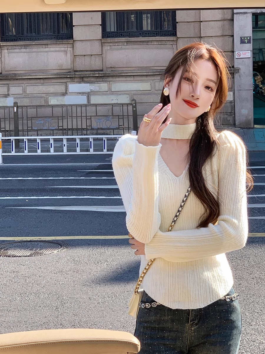 GUOGUOWOMEN Guoguojia V-neck halter neck long-sleeved sweater for women 2023 autumn and winter puff sleeve knitted bottoming shirt