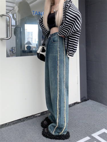 Actual shot of retro straight-leg jeans for fall and winter, new high-waisted loose casual wide-leg floor-length dad trousers