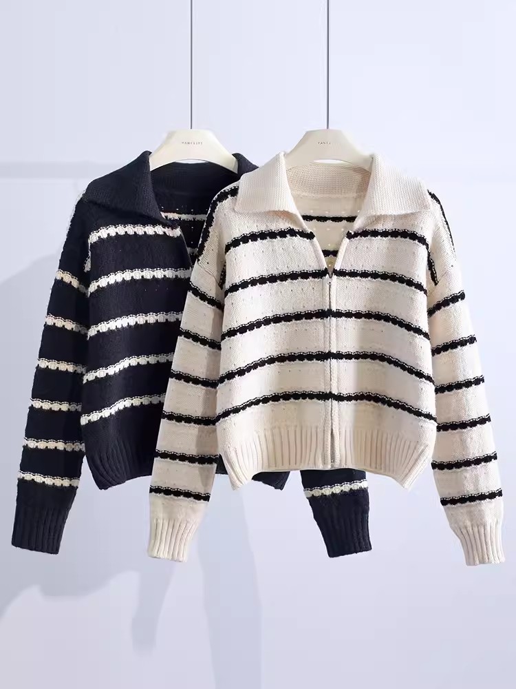Retro short zipper sweater cardigan for women thickened autumn and winter 2023 new loose outer striped sweater jacket
