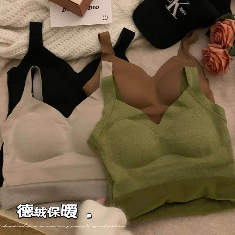 Actual shot of autumn and winter German velvet thermal vest plus velvet thickened heating seamless bottoming underwear with chest pad