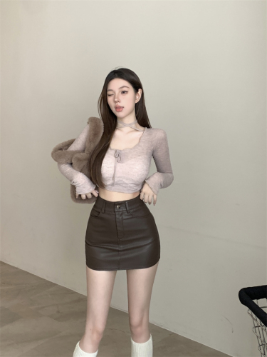 Real shot of hot girl sexy butt-covering PU leather anti-exposure skirt pants