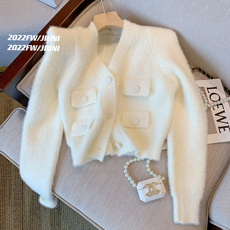 Lazy style white V-neck furry sweater top for women 2023 autumn and winter new French soft waxy short sweater