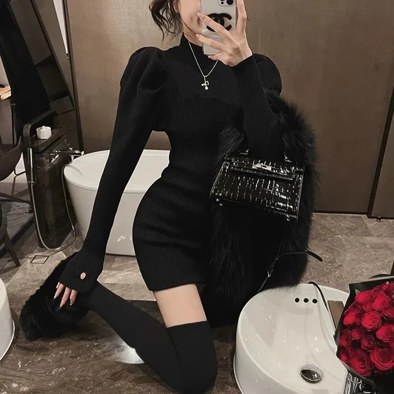 半高領包臀連衣裙女冬款泡泡袖收腰小黑裙長袖修身顯瘦打底裙短裙