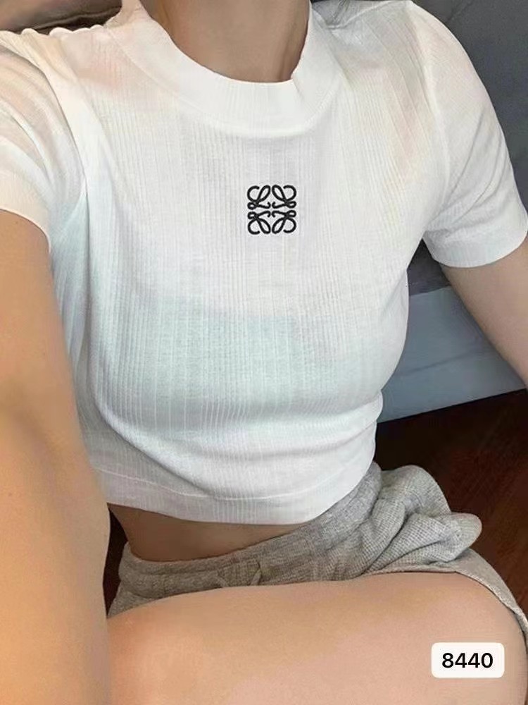 2023夏季新款韓版時尚簡約圓領刺繡顯瘦短袖上衣女