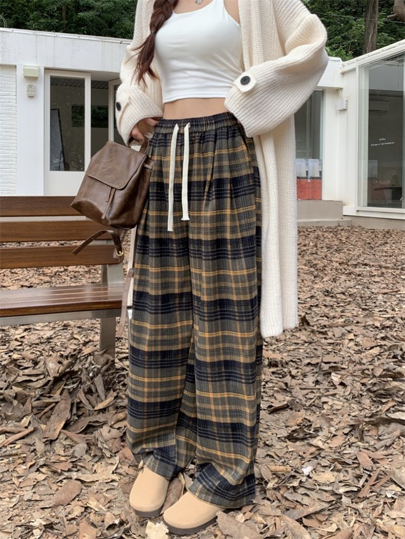The original plaid making method, the quality is higher than that of its counterparts, retro brushed plaid casual long trousers
