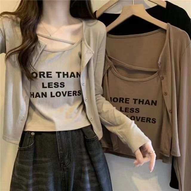 Slightly fat girls wear new autumn clothes, letter suspenders cover the flesh and look slimming suit, trendy cardigan top two-piece set for women