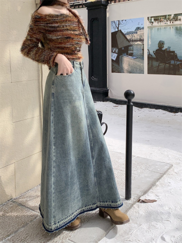 Actual shot of the new autumn and winter retro raw edge denim skirt for women, high-waisted slimming A-line long skirt with large hem