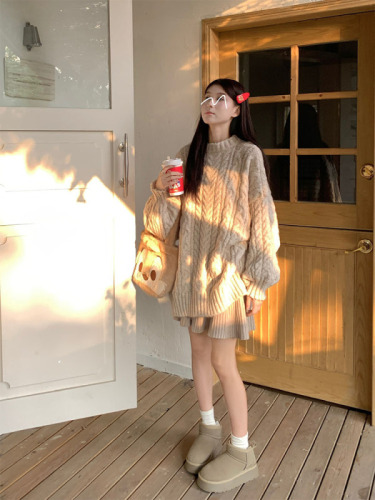 Actual shot of Korean chic autumn and winter simple thickened warm sweater + knitted skirt