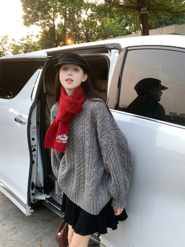 Actual shot of Korean chic autumn and winter simple thickened warm sweater + knitted skirt