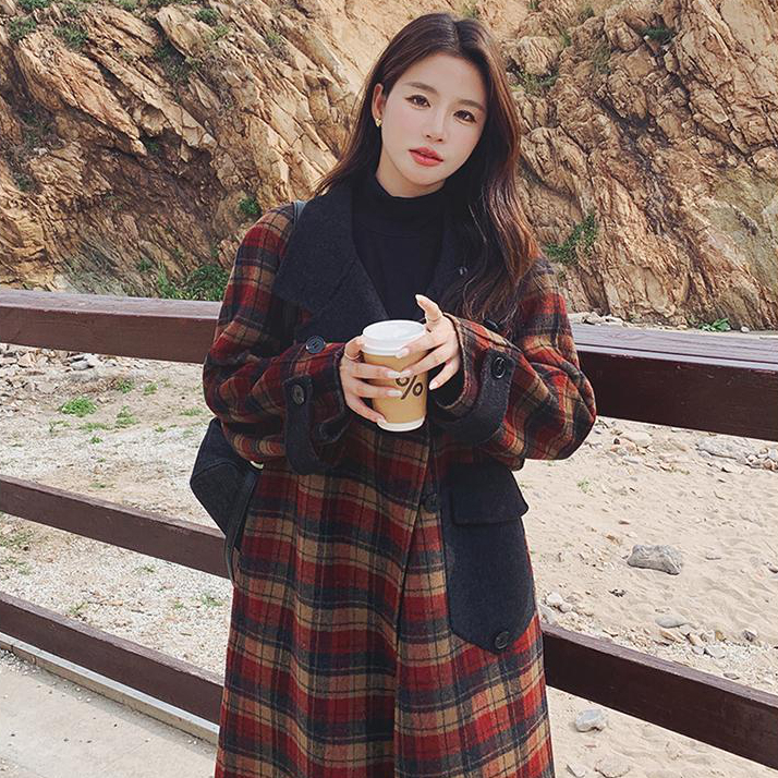 Mid-length plaid woolen coat for women Korean style loose retro fashionable design thickened woolen coat trendy for small people