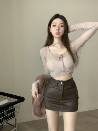 Real shot of hot girl sexy butt-covering PU leather anti-exposure skirt pants