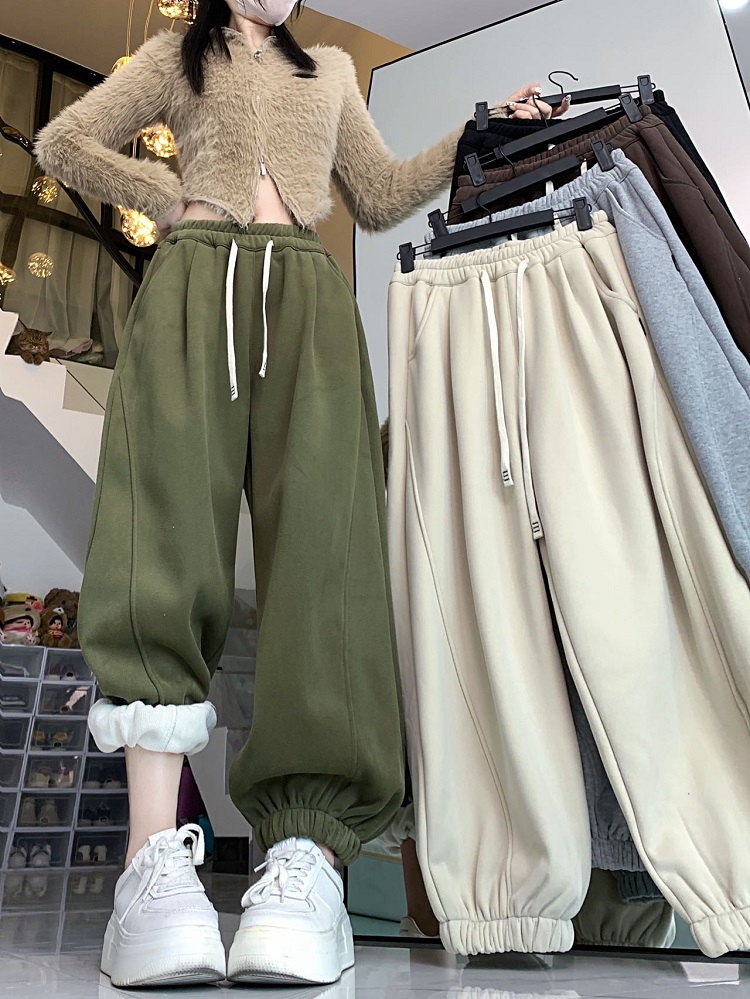 Real shot of thickened Austrian velvet sports pants, new winter style, lazy style, loose and versatile, casual pants