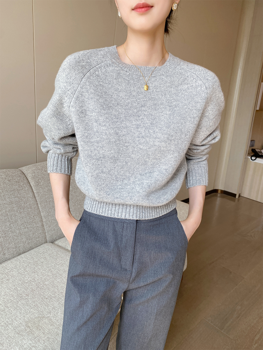 PINKEEN gray high-end round neck long-sleeved sweater for women autumn 2023 new simple temperament pullover sweater