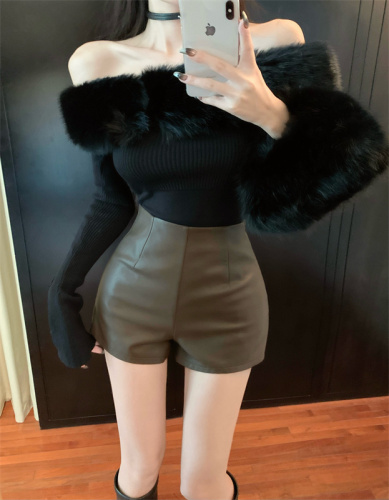 Real shot of hot girl Korean style tight straight elastic PU leather boot pants high waist simple fashionable leather shorts