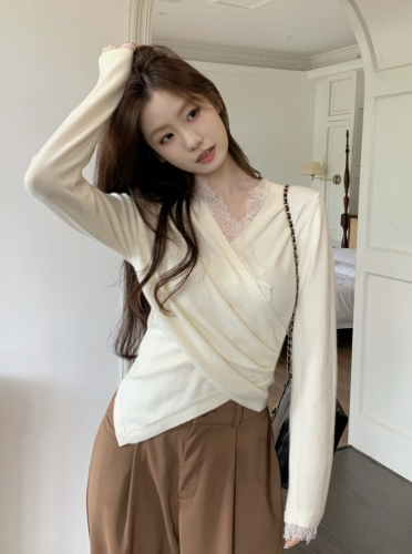 Real shot of Korean style V-neck slim fit irregular lace long-sleeved patchwork sweater top