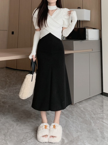 Real shot of retro high-waist fishtail skirt woolen hip-hugging skirt